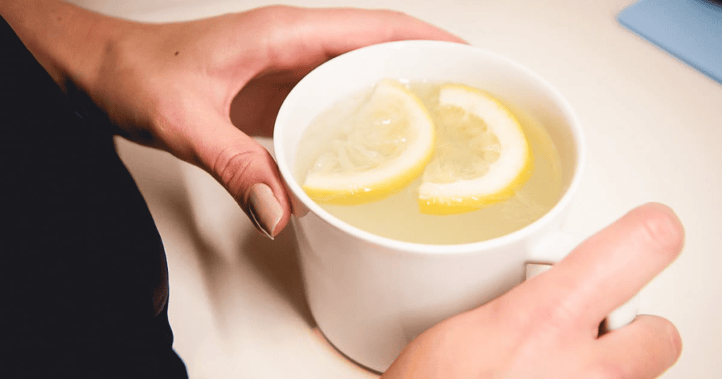 30 Günlük Mucize: Limonlu Su Romatizmayı Önlüyor, Bağışıklığı Güçlendiriyor